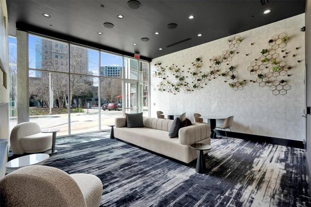 3324 Peachtree NE Road 1307, Atlanta, GA 30326