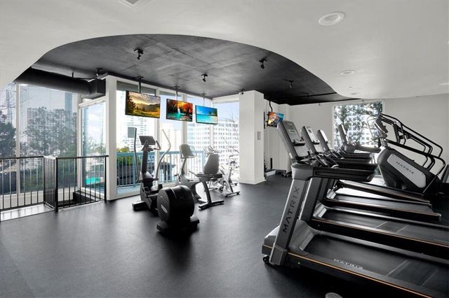 3324 Peachtree NE Road 1307, Atlanta, GA 30326