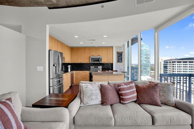 3324 Peachtree NE Road 1307, Atlanta, GA 30326