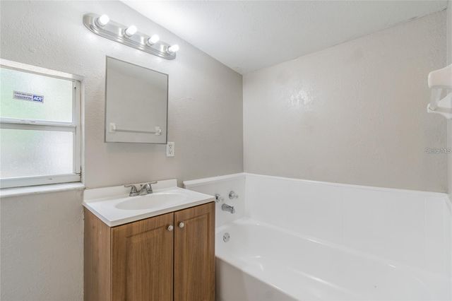 1911 W SAINT CONRAD STREET, Tampa, FL 33607