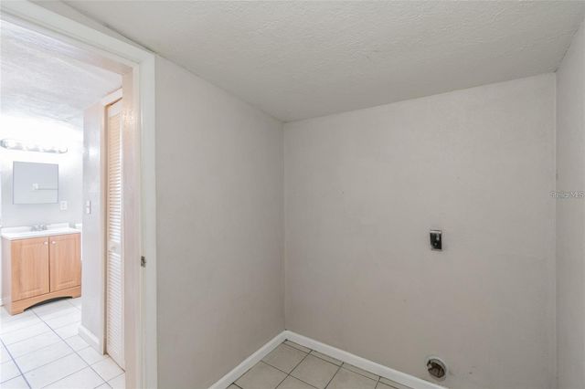 1911 W SAINT CONRAD STREET, Tampa, FL 33607