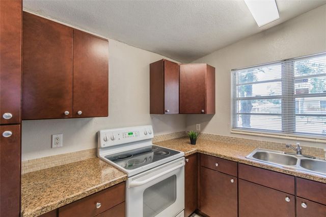 1911 W SAINT CONRAD STREET, Tampa, FL 33607