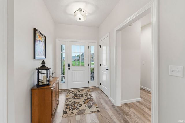 18764 Eisley Cove, Auburn, IN 46706