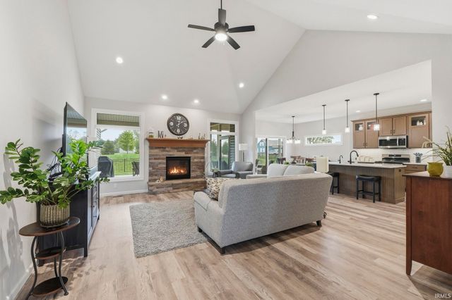 18764 Eisley Cove, Auburn, IN 46706