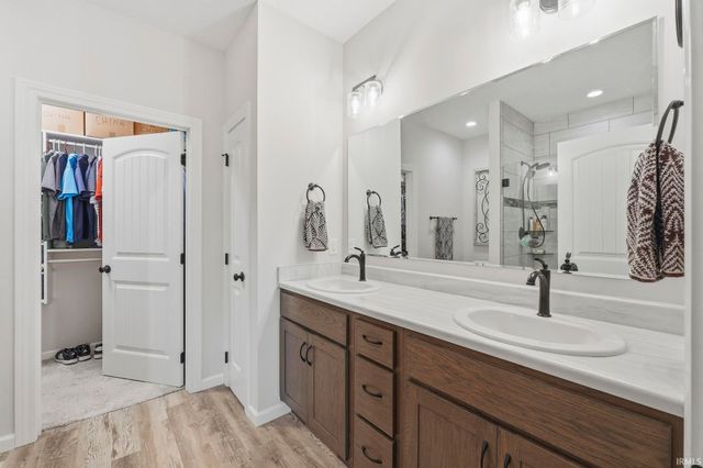 18764 Eisley Cove, Auburn, IN 46706