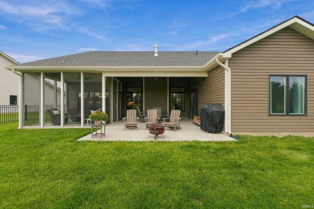18764 Eisley Cove, Auburn, IN 46706