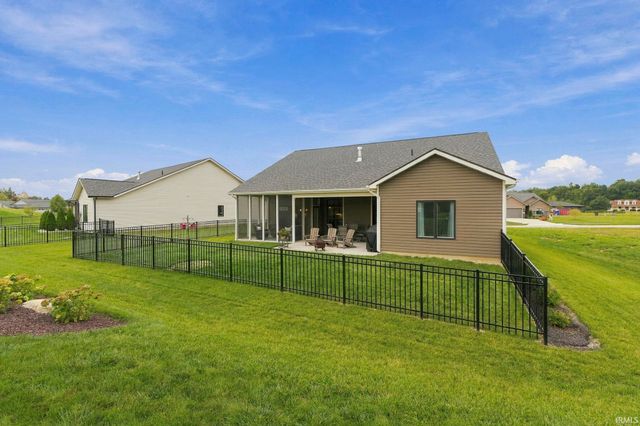 18764 Eisley Cove, Auburn, IN 46706