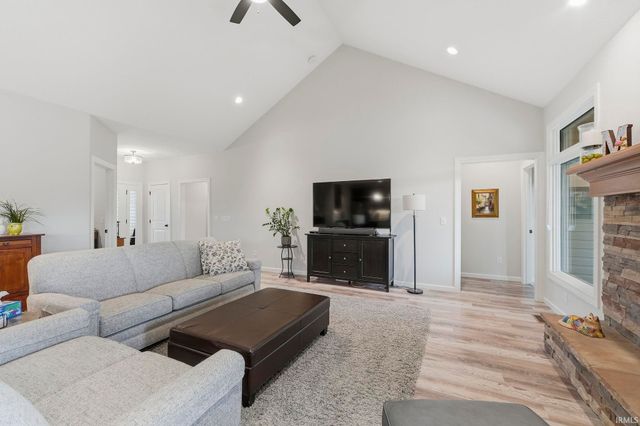 18764 Eisley Cove, Auburn, IN 46706