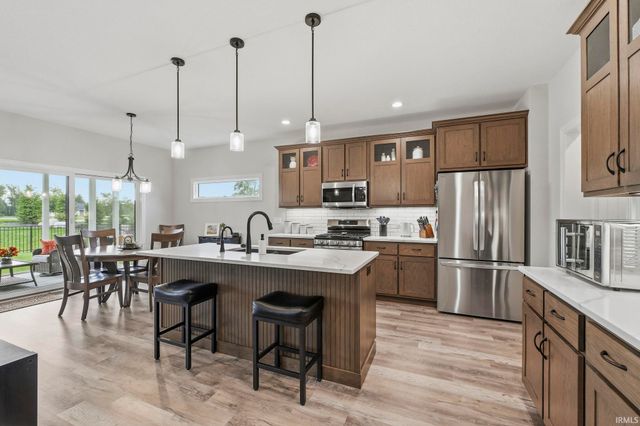 18764 Eisley Cove, Auburn, IN 46706