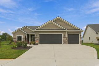 18764 Eisley Cove, Auburn, IN 46706