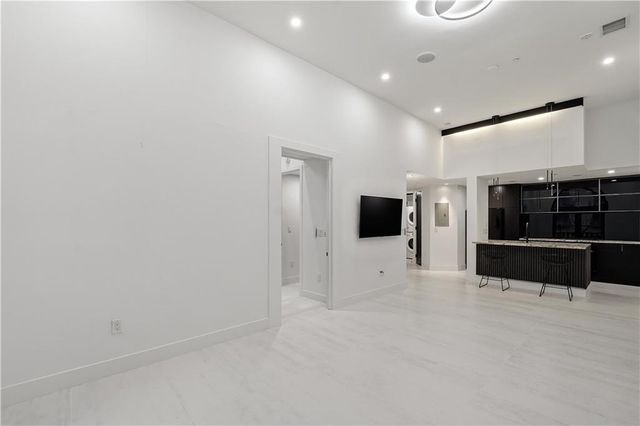 199 14th NE Street 103, Atlanta, GA 30309