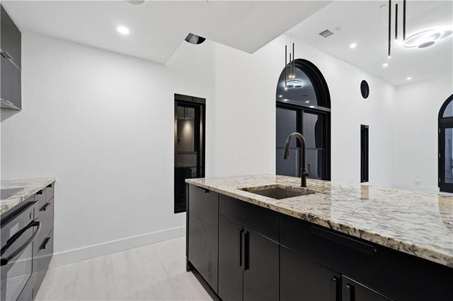 199 14th NE Street 103, Atlanta, GA 30309