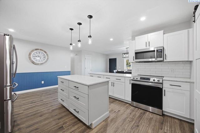 225 Mata Rd, Kennewick, WA 99338