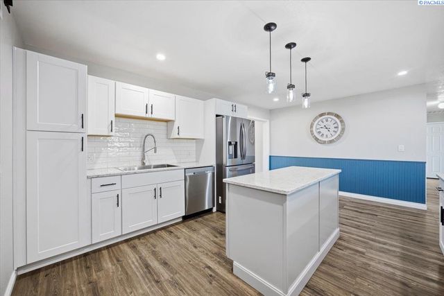 225 Mata Rd, Kennewick, WA 99338