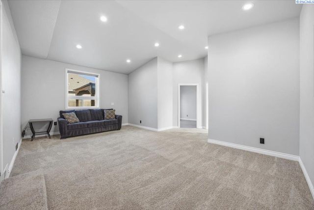 225 Mata Rd, Kennewick, WA 99338