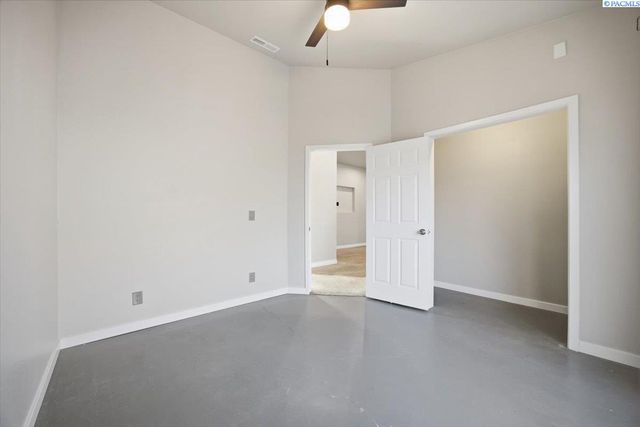 225 Mata Rd, Kennewick, WA 99338