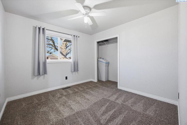 225 Mata Rd, Kennewick, WA 99338