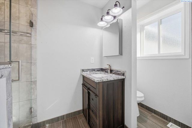 225 Mata Rd, Kennewick, WA 99338