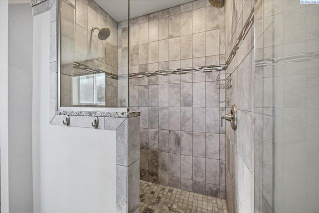 225 Mata Rd, Kennewick, WA 99338