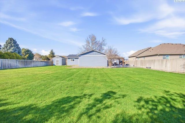 225 Mata Rd, Kennewick, WA 99338