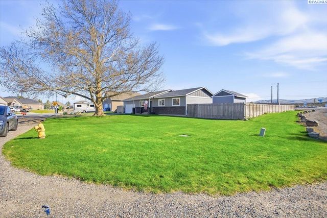 225 Mata Rd, Kennewick, WA 99338