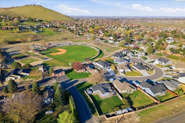 225 Mata Rd, Kennewick, WA 99338