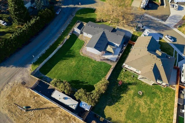 225 Mata Rd, Kennewick, WA 99338