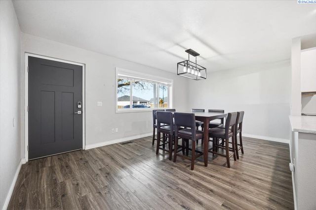 225 Mata Rd, Kennewick, WA 99338