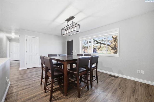 225 Mata Rd, Kennewick, WA 99338