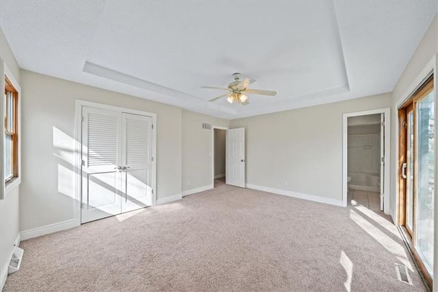 5527 NW Seminole Drive, Parkville, MO 64152