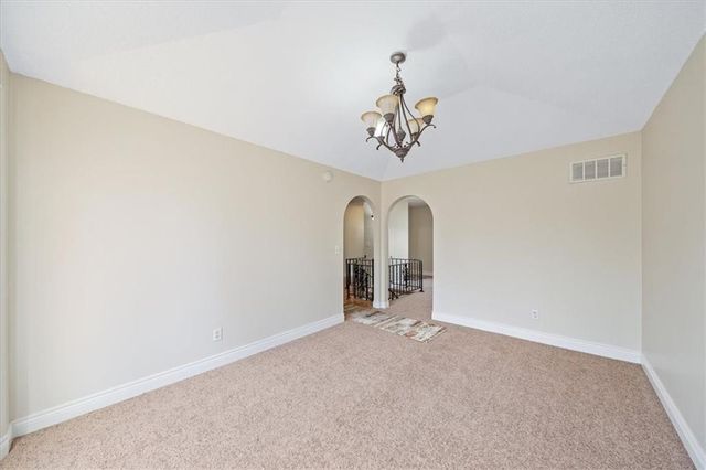 5527 NW Seminole Drive, Parkville, MO 64152