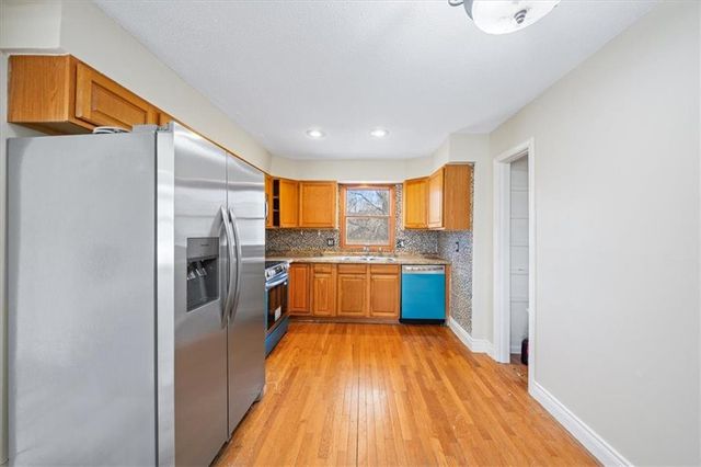 5527 NW Seminole Drive, Parkville, MO 64152