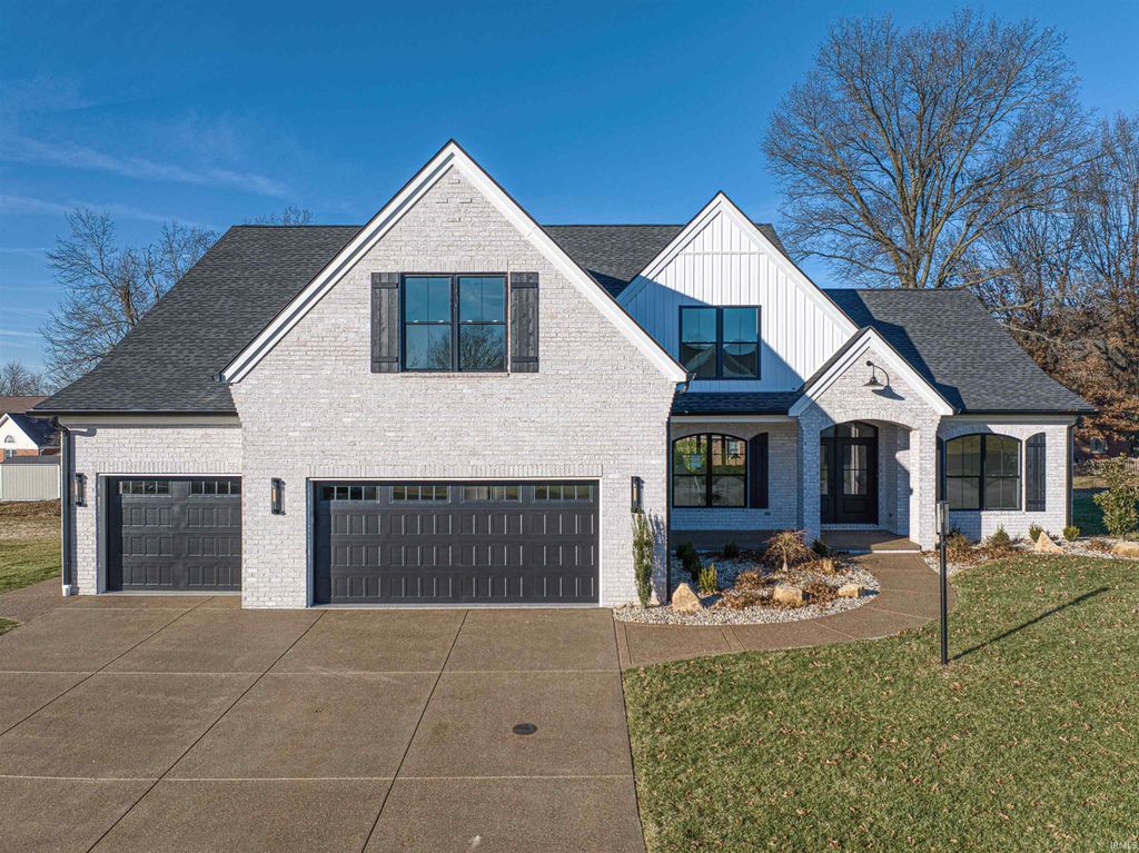 8818 Jenkins Drive, Evansville, IN 47725