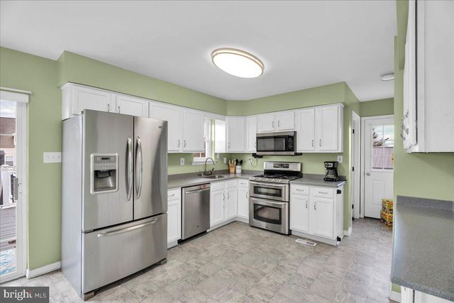 120 GREENWICH AVE, Paulsboro, NJ 08066