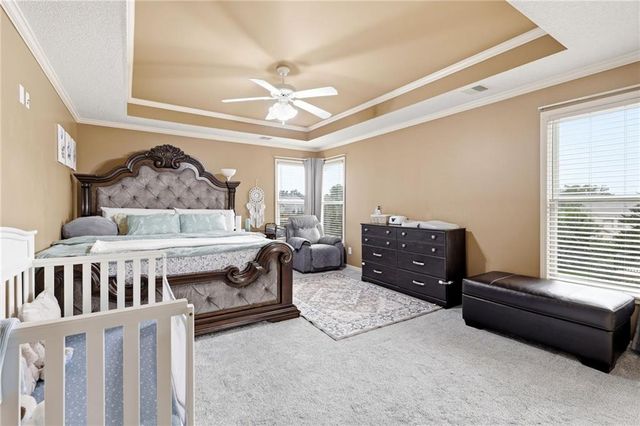 883 S Clearwater Creek Drive, Olathe, KS 66061