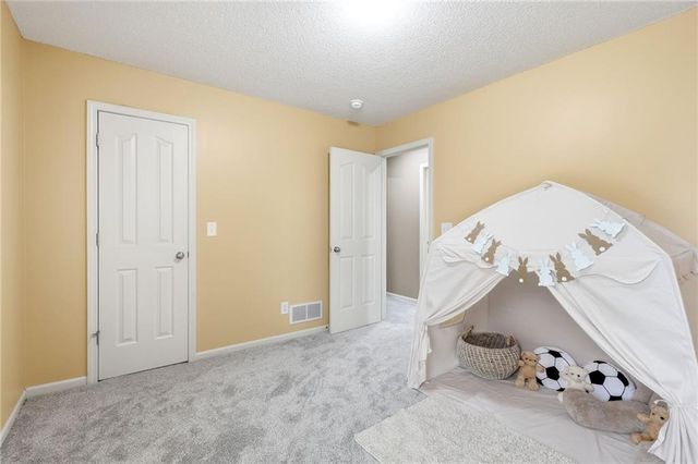 883 S Clearwater Creek Drive, Olathe, KS 66061