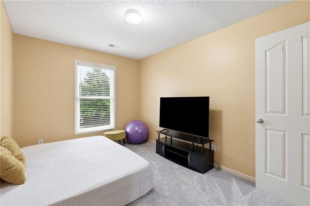 883 S Clearwater Creek Drive, Olathe, KS 66061