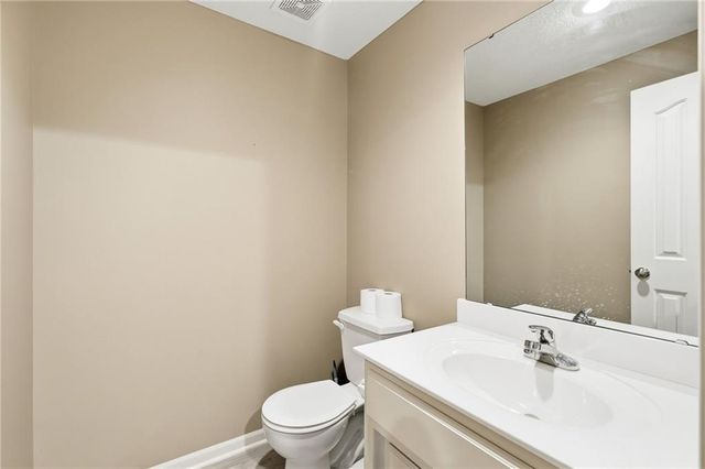 883 S Clearwater Creek Drive, Olathe, KS 66061