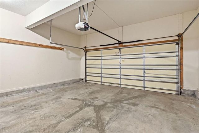 883 S Clearwater Creek Drive, Olathe, KS 66061