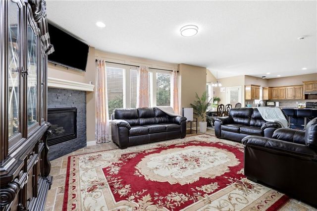 883 S Clearwater Creek Drive, Olathe, KS 66061