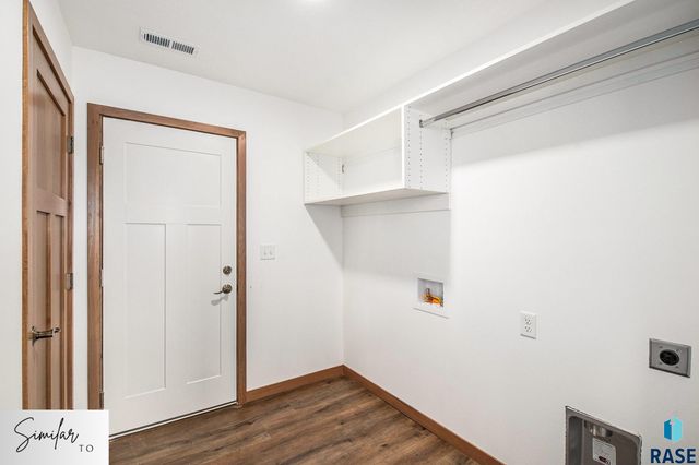 520 Brookside Pl Place, Harrisburg, SD 57032