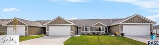 520 Brookside Pl Place, Harrisburg, SD 57032