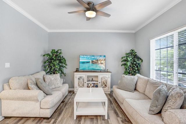 9838 W PARK VILLAGE DRIVE 9838, Tampa, FL 33626