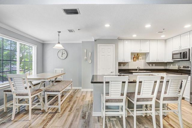 9838 W PARK VILLAGE DRIVE 9838, Tampa, FL 33626