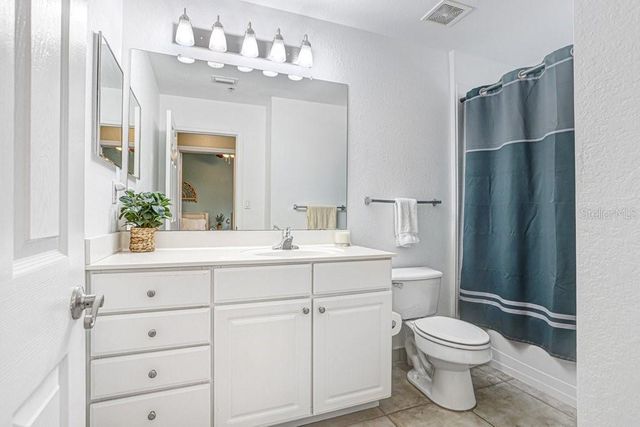 9838 W PARK VILLAGE DRIVE 9838, Tampa, FL 33626