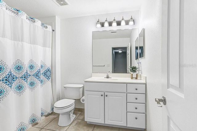 9838 W PARK VILLAGE DRIVE 9838, Tampa, FL 33626