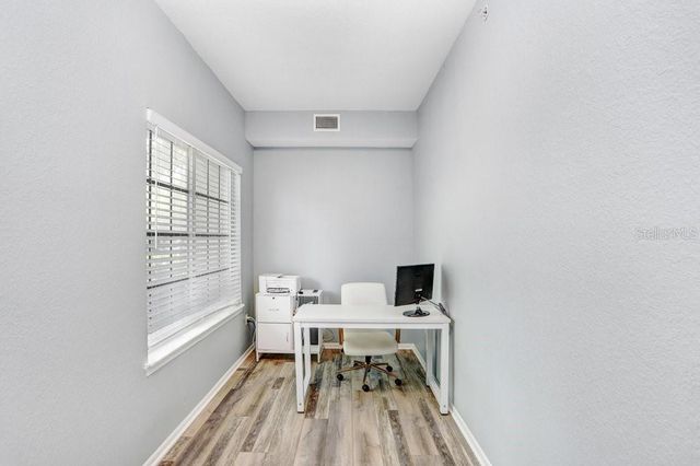 9838 W PARK VILLAGE DRIVE 9838, Tampa, FL 33626