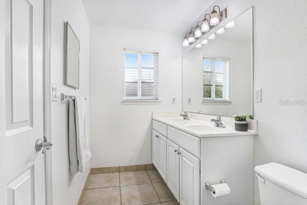 Image 25 of property listing at 9838 W PARK VILLAGE DRIVE 9838, Tampa, FL 33626