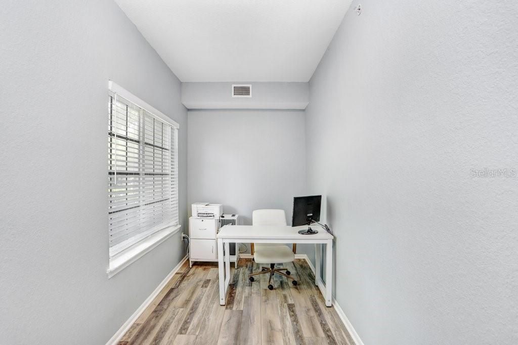 Image 5 of property listing at 9838 W PARK VILLAGE DRIVE 9838, Tampa, FL 33626