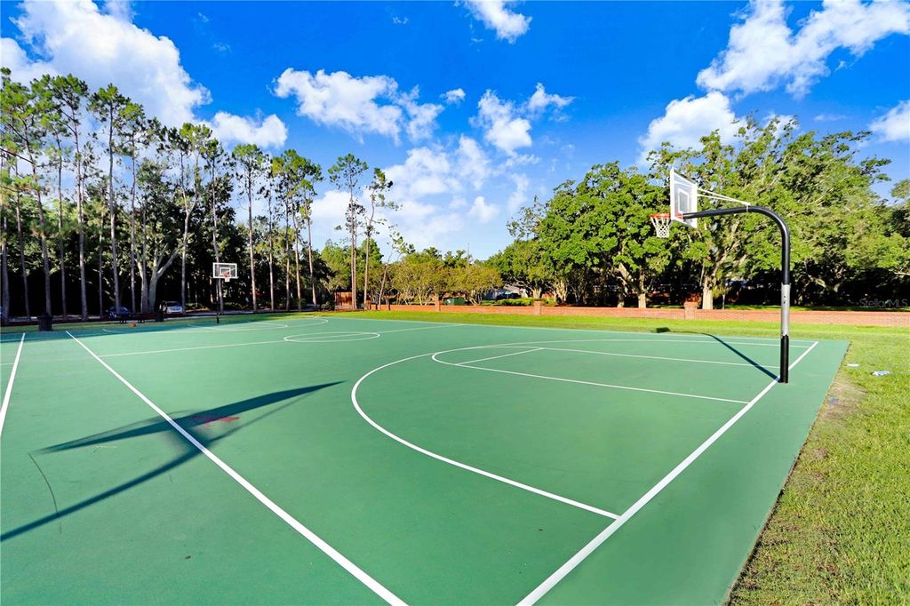 Image 53 of property listing at 9838 W PARK VILLAGE DRIVE 9838, Tampa, FL 33626